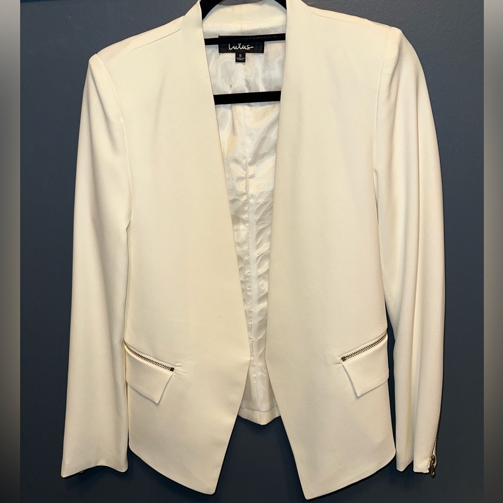 Lulu's Ivory Blazer with Zipper Accents